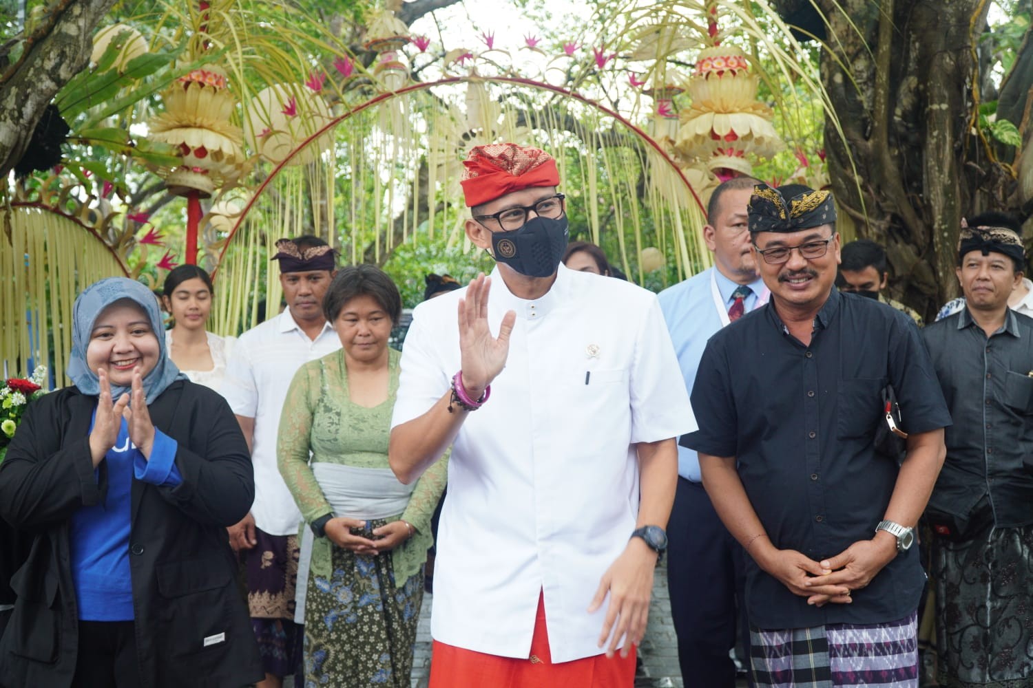 Sandiaga Uno Luncurkan Kampung Wisata Dan Budidaya Lobster Di Bali