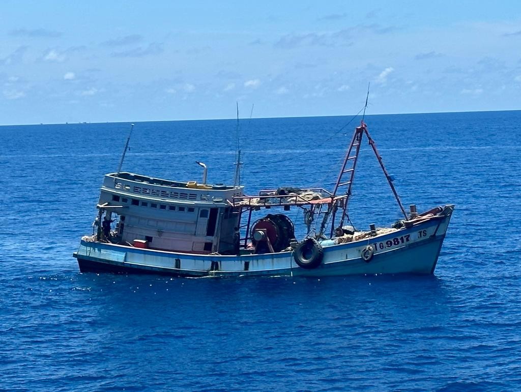 Kkp Amankan Kapal Ilegal Asal Vietnam Di Laut Natuna