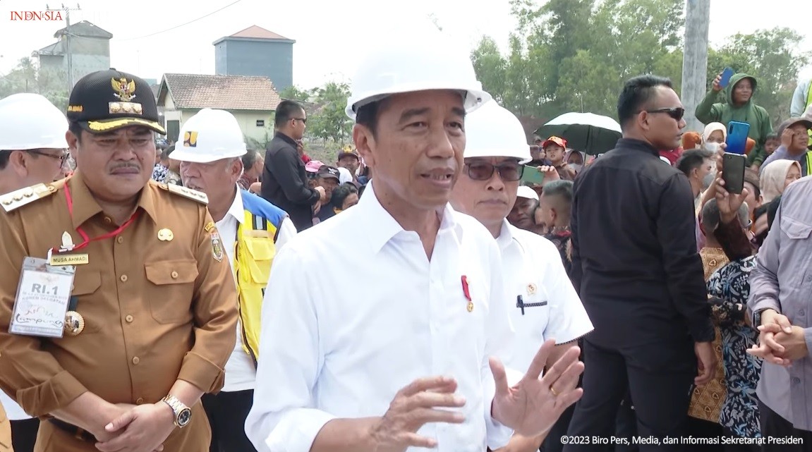 Jokowi Tinjau Perbaikan Jalan Di Lampung Begini Progres Terbarunya