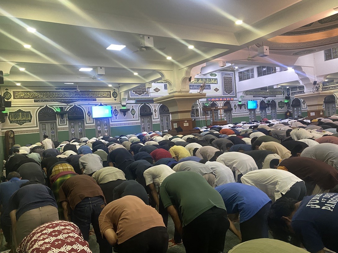 Potret Hari Pertama Salat Tarawih Di Masjid Agung Al Azhar