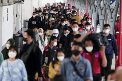 Arus Balik Libur Tahun Baru Di Stasiun Pasar Senen