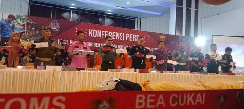 Bea Cukai Sumut Gagalkan Penyelundupan Pakaian Bekas Dan Rokok Senilai