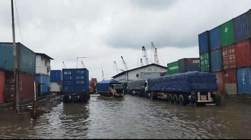 Banjir Setinggi Cm Rendam Dua Pelabuhan Di Jakarta Utara