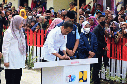 Presiden Jokowi Resmikan Huntap Pascabencana Seroja Di Ntb