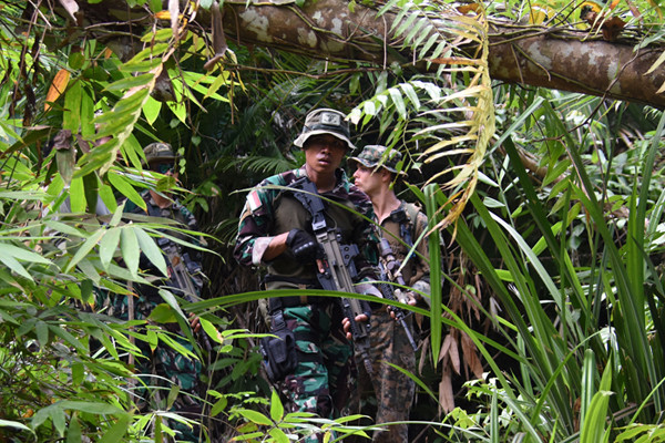 Terlibat Peperangan Di Hutan Marinir Indonesia Dan Amerika Makan