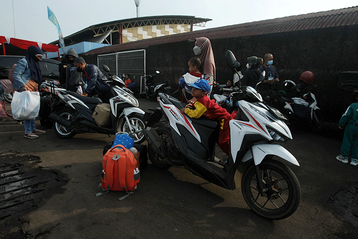 Ratusan Pemudik Kapal Gratis Tiba Di Pelabuhan Tanjung Emas Semarang