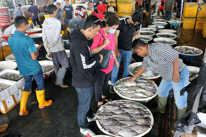 Jelang Pergantian Tahun Pasar Ikan Muara Angke Sepi Pembeli