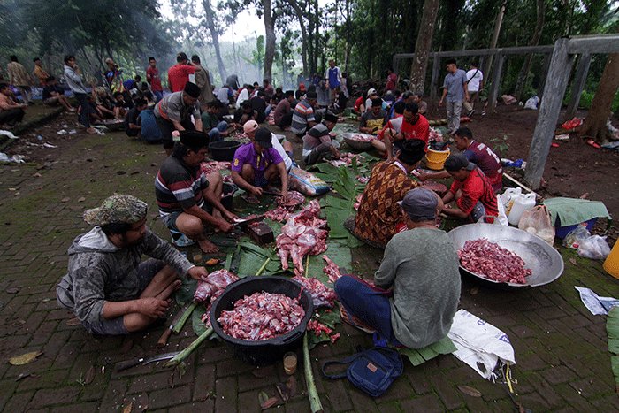 Tradisi Nyadran Di Ngijo Semarang Sembelih Ekor Kambing