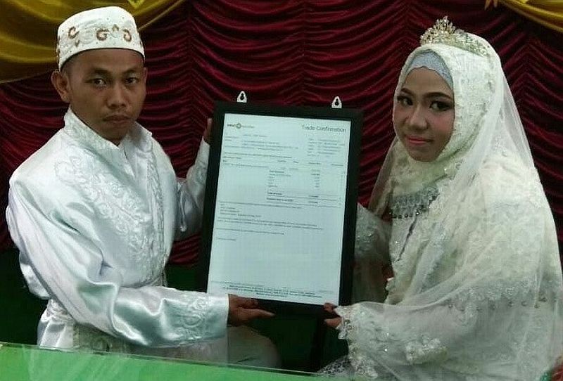 Arief, mempelai pria yang memberikan saham MSIN sebagai mahar dalam pernikahannya. (foto: Ist)