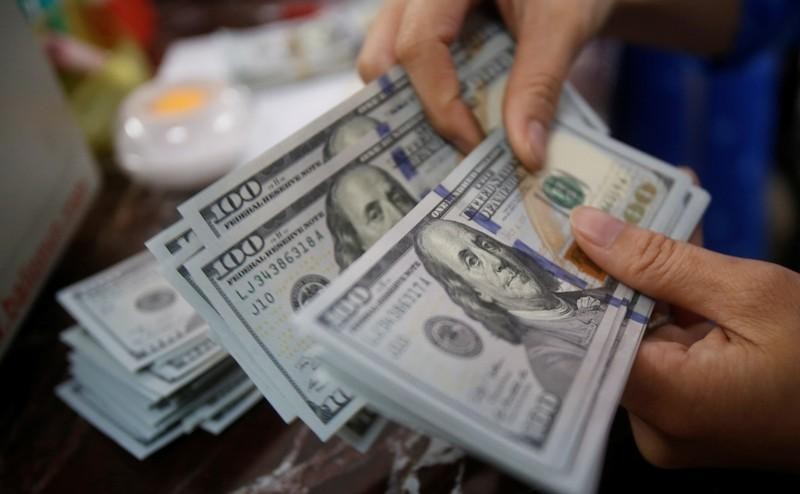 Penguatan Dolar AS Tembus Rekor, Rupiah Keok di Rp14.612 (FOTO: MNC Media)