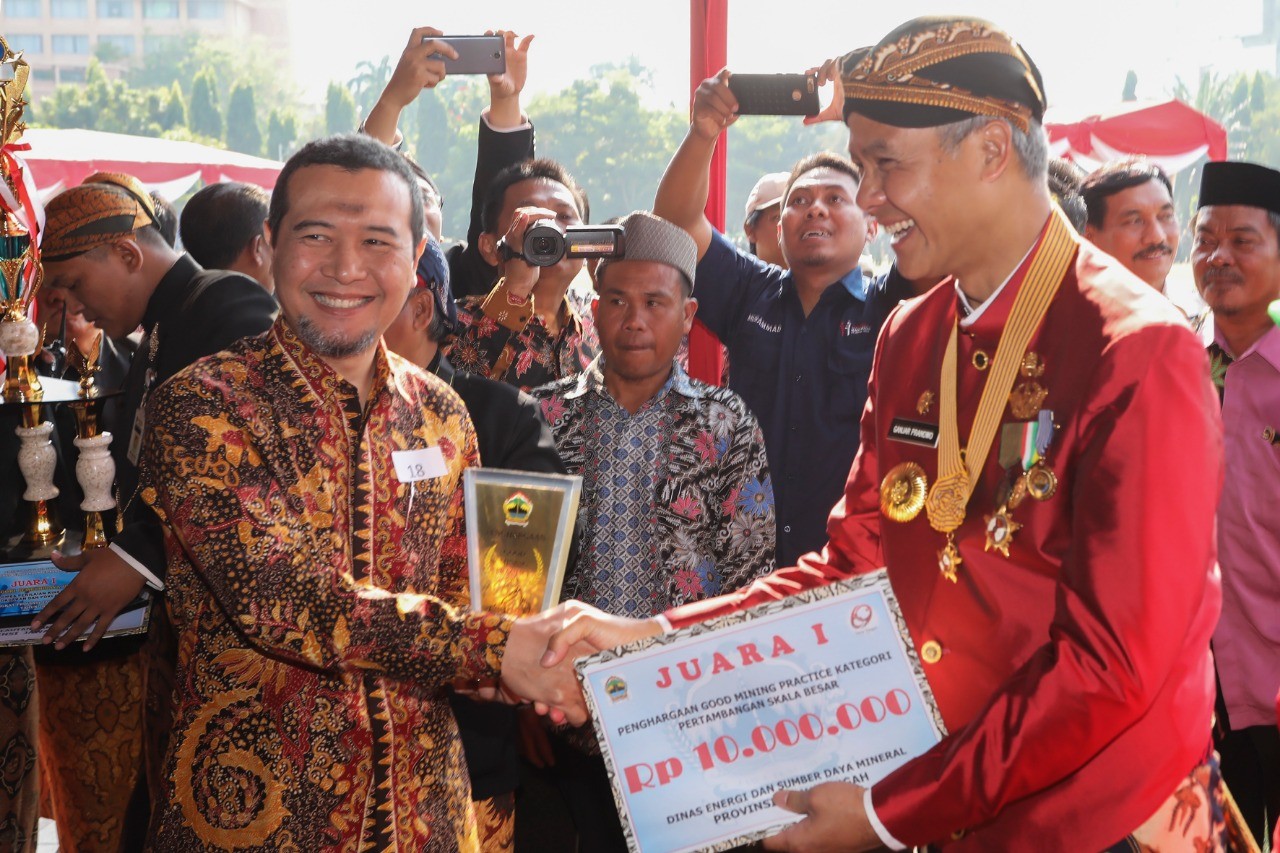 Semen Indonesia Raih Penghargaan Good Mining Practice dari ESDM Jateng. (Foto: Ist)