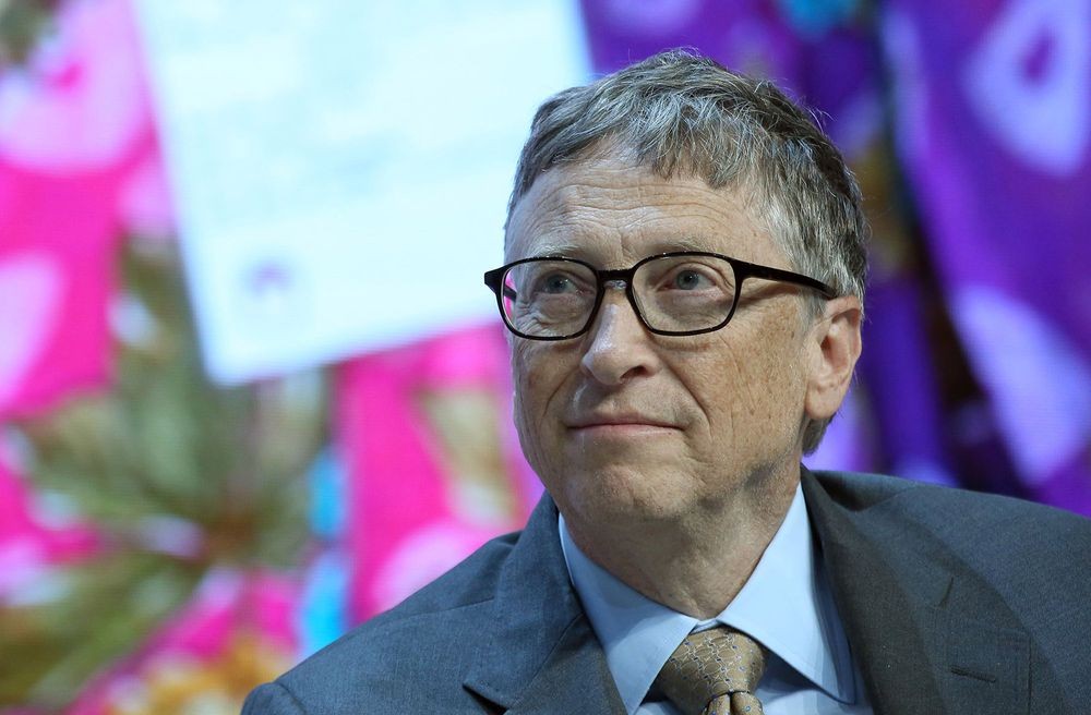 Salah satu pendiri Microsoft, Bill Gates, mengaku lebih memilih menggunakan ponsel Android dibandingkan iPhone. (Foto: MNC Media)