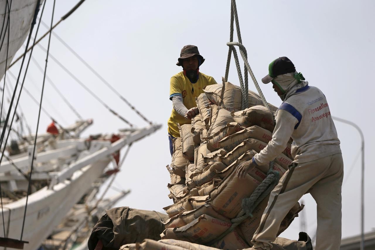 DPR Minta Pemerintah Moratorium Pabrik Semen (FOTO: MNC Media)
