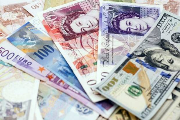 Pertama Kali dalam 20 Tahun, Euro Ambruk di Bawah Dolar AS (FOTO: MNC Media)