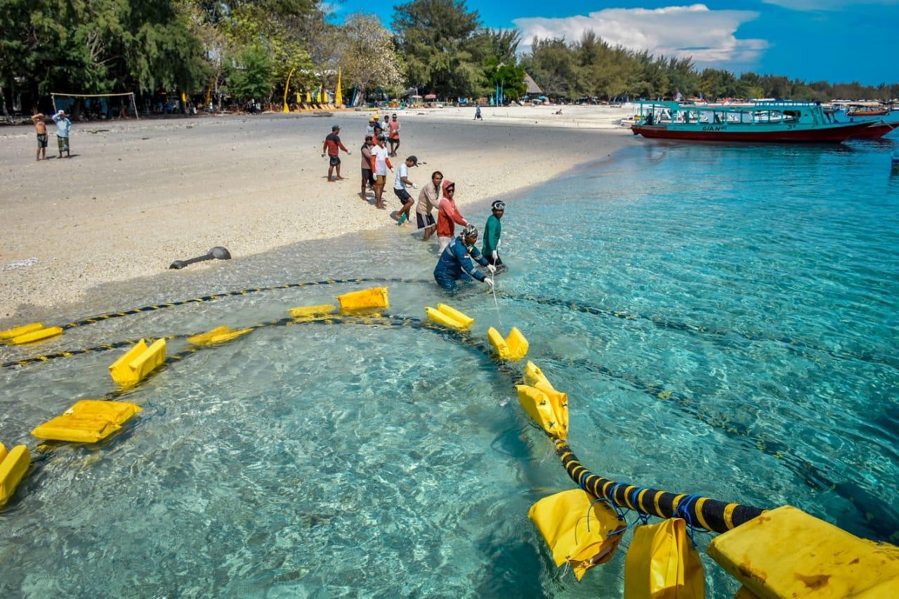 Dukung Pariwisata Tiga Gili, PLN Gunakan Kabel Laut di Lombok. (Foto: Ist)