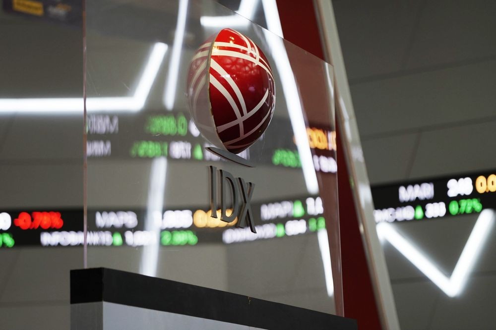 Bursa Efek Indonesia (BEI) membuka kembali perdagangan anggota bursa (AB) PT Royal Investium Sekuritas. (Foto: MNC Media)