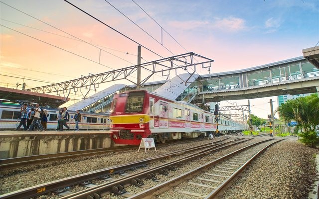 Tiga Penumpang Positif Covid-19 Tanpa Gejala, Kemenhub: KRL Tetap Beroperasi. (Foto:Ist)