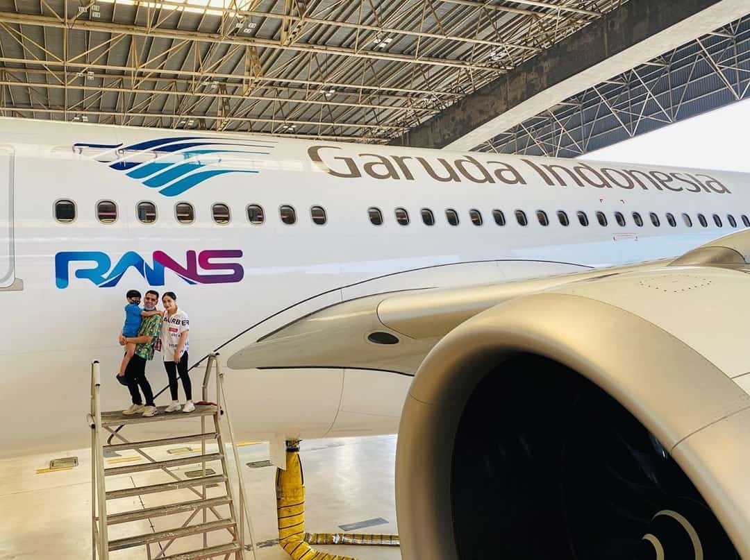 Kejutan Marketing ala Garuda, Pasang Logo RANS di Badan Pesawat. (Foto: Official Account Instagram @raffinagita1717)
