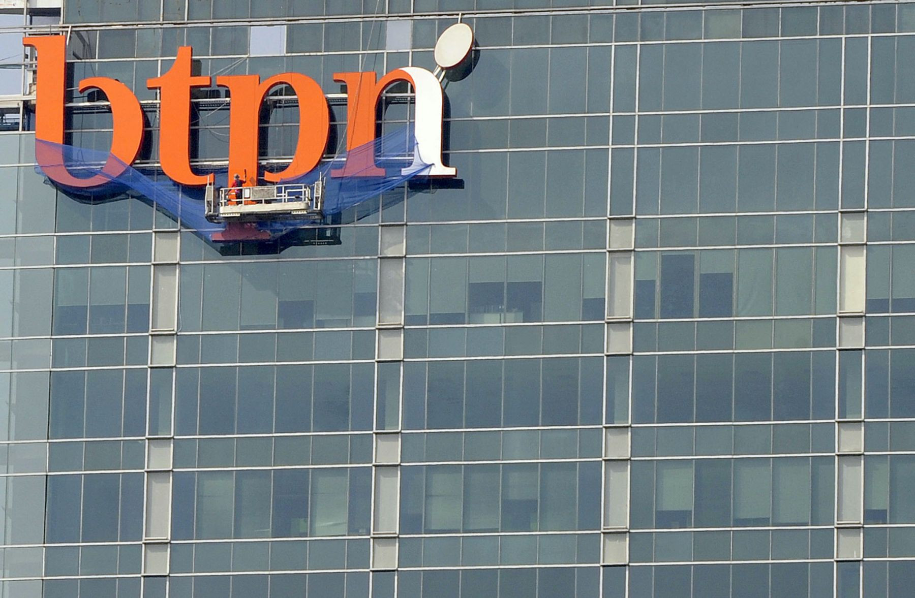 Penuhi Aturan Free Float, Sumitomo Mitsui Jual 200 Juta Saham BTPN (foto mnc media)