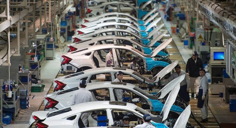 Penjualan Mobil Anjlok 50% (FOTO: MNC Media)