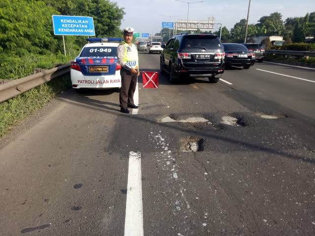 Kendaraan Rusak di Jalan Tol Berlubang? Begini Cara Klaim ke Jasa Marga  (FOTO:MNC Media)