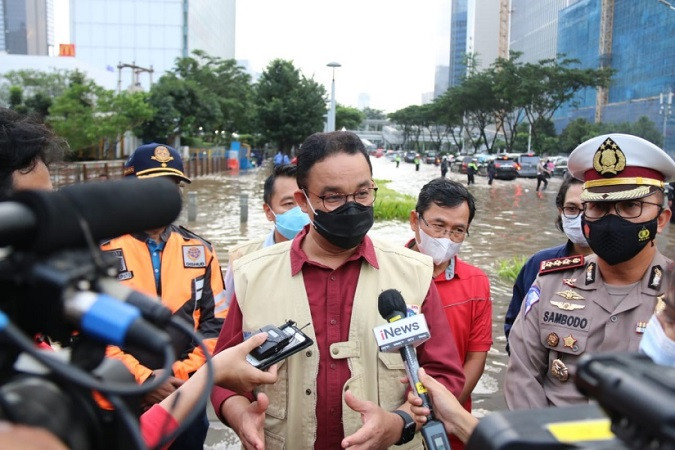 Gubernur Anies Bersyukur Jalanan yang Tergenang Jakarta Sudah Bisa Dilintasi