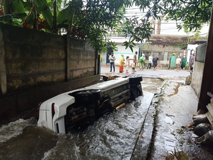 Cek Dulu, Tak Semua Asuransi Mobil All Disk Menanggung Kerusakan Akibat Banjir (FOTO: MNC Media)