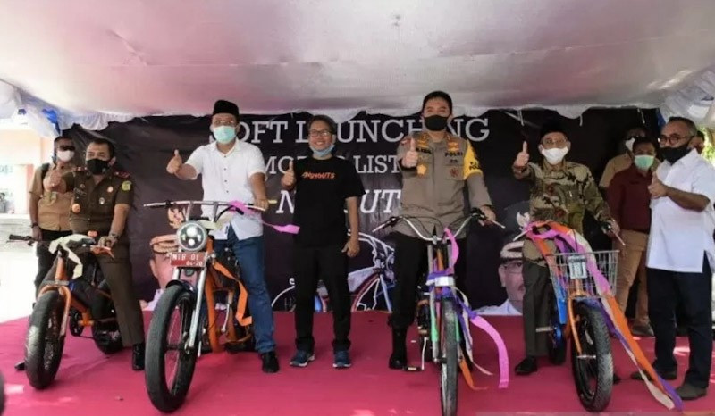 Bisa Ngebut, Sandiaga Uno Mau Beli Motor Listrik Buatan NTB (FOTO: Antara)