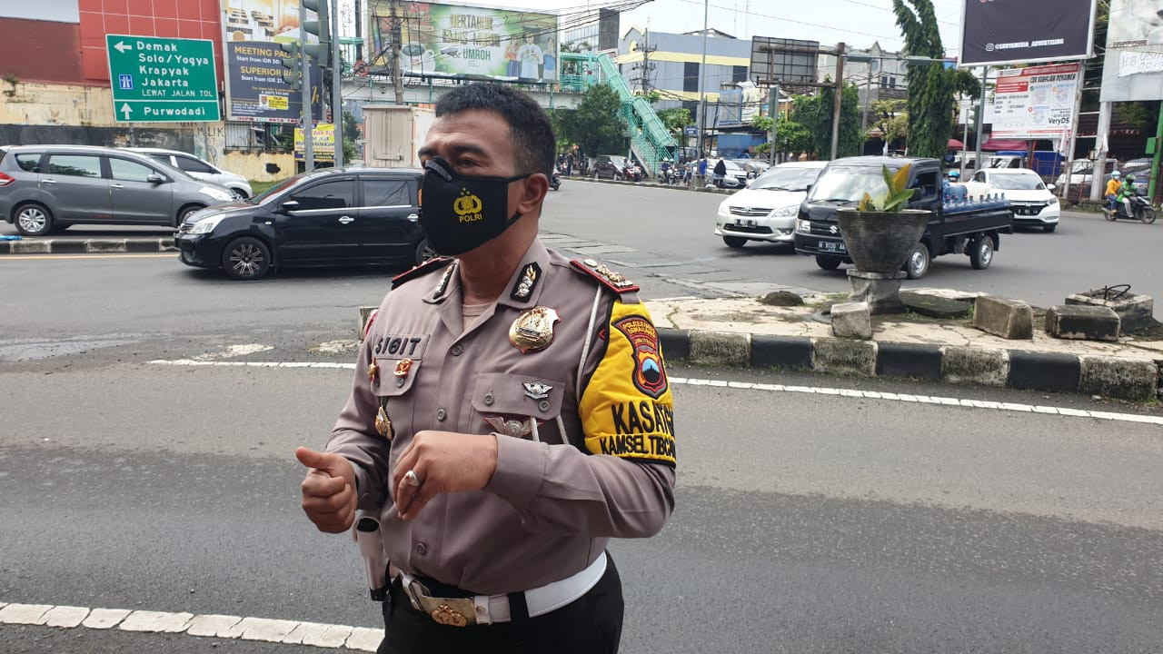 Jokowi Mau Datang, Semua Lubang di Jalanan Semarang Ditambal (FOTO: MNC Media)