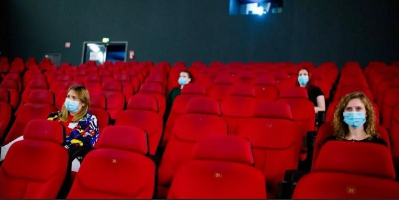 Mau Nonton Bioskop Dengan Aman, Airlangga: Tidak Boleh Ngobrol, Tapi Bisa Makan. (Foto: MNC Media)