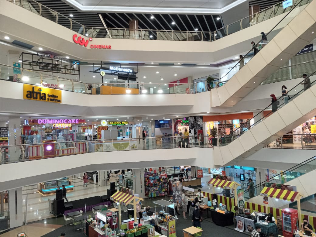 Kawasan mall di Kota Depok mulai kembali ramai setelah program vaksinasi dimulai. (Foto: MNC Media)