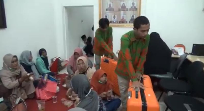 Kemarin Borong Mobil Baru, Kini Warga Desa Miliarder di Tuban Daftar Umrah (FOTO: MNC Media)