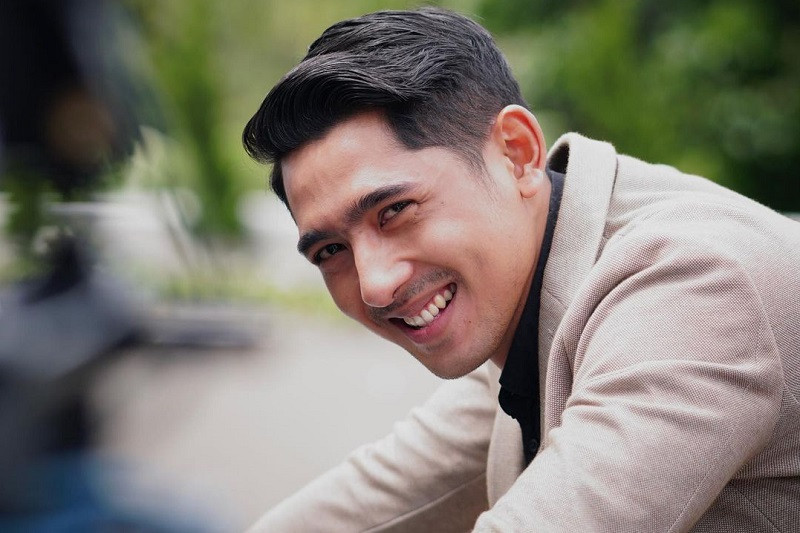 Arya Saloka 