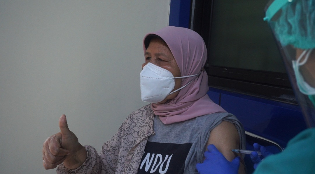 Baru 20,97 Persen Lansia Divaksin Lengkap, Kemenkes Upayakan Door to Door (FOTO: MNC Media)