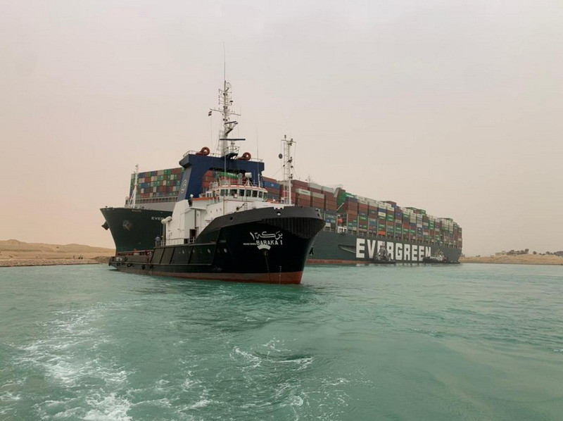 Ada Kontainer Kandas di Terusan Suez, Rute Perdagangan Dunia Terblokir. (Foto: MNC Media)