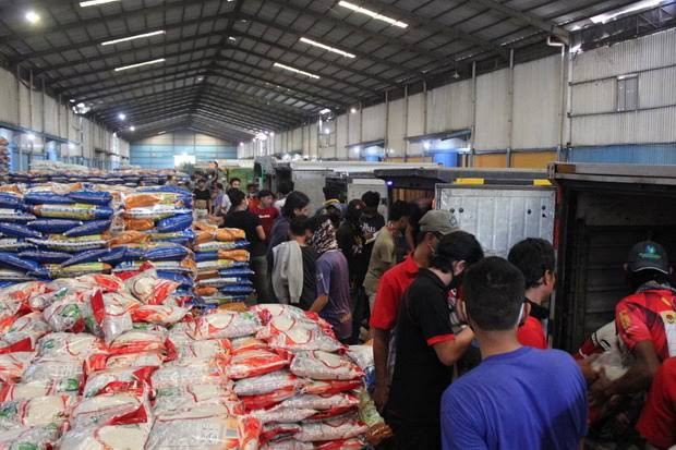 Siap-siap! 17 Juta Keluarga Bakal Terima Bantuan Sembako Akhir Bulan Ini (FOTO:MNC Media)