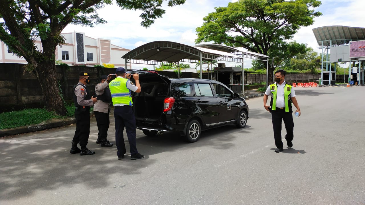 Bandara Sultan Hasanuddin Dijaga Ketat Usai Ledakan Bom di Makassar (FOTO: MNC  Media)