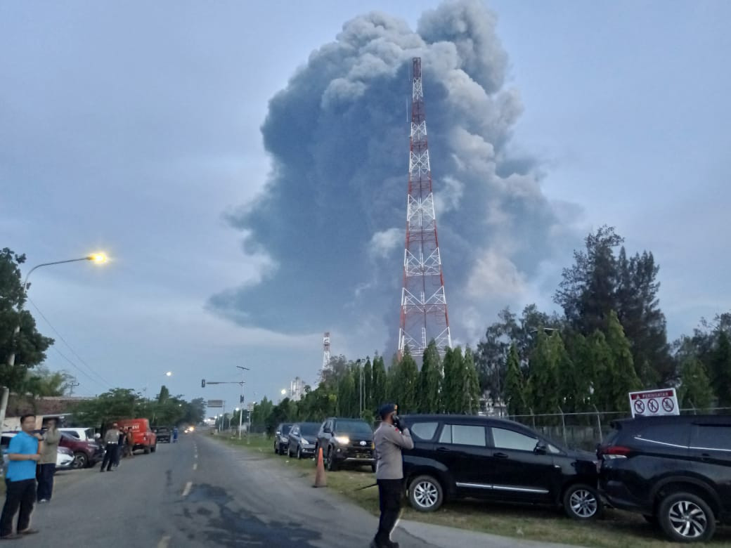4 Warga Alami Luka Bakar Akibat Kilang Balongan Terbakar (FOTO: MNC Media)