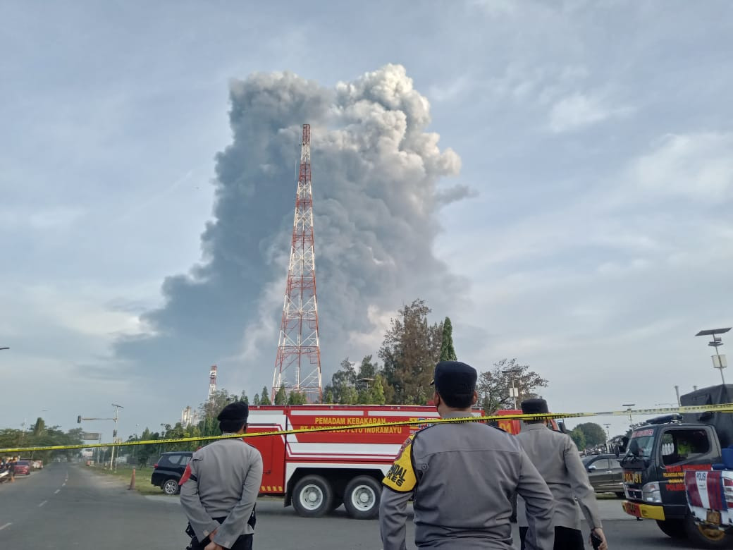 Tak Cuma Satu, Ada Tiga Tanki BBM di Kilang Balongan yang Terbakar (FOTO: MNC Media)