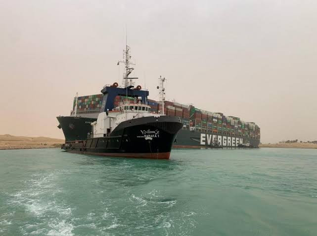 Ternyata! Bulan Purnama yang Bantu Bebaskan Kapal Evergreen Kandas di Terusan Suez (FOTO:MNC Media)