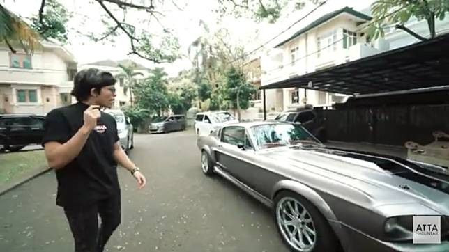Atta Pakai Mustang Eleanor GT500 Sebagai Mobil Pernikahannya. (Foto: MNC Media)