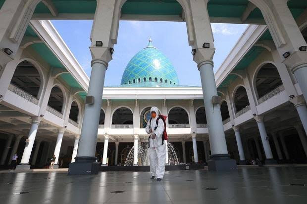 Selama Ramadhan, Airlangga Imbau Kapasitas Masjid Maksimal 50 Persen (FOTO:MNC Media)