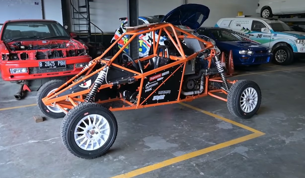 Desain buggy tersebut memang terinspirasi dari remote control.