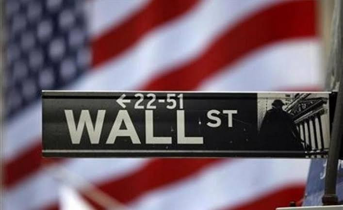 Wall Street Dibuka Variatif, Investor Khawatir Ekonomi AS Resesi (FOTO