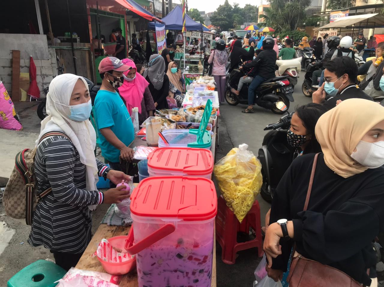 Raih Cuan di Ramadan, Peluang Bisnis Es Buah Menggiurkan dengan Modal Kecil. (Foto : MNC Media)