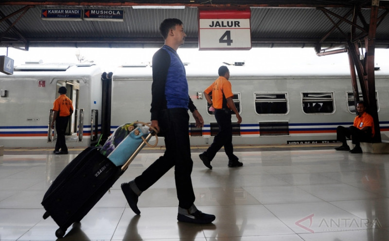 KAI Berikan Diskon Tiket 25 Persen, Catat Tanggal Pemesanan dan Daftar Keretanya. (Foto MNC Media)