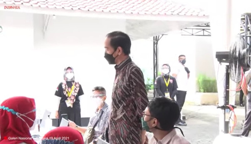 Jokowi Pantau Pelaksanaan Vaksinasi Massal Seniman dan Budayawan. (Foto: MNC Media)