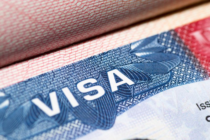 Sandiaga Uno Sebut Visa On Arrival Kembali Diperluas (Ilustrasi)