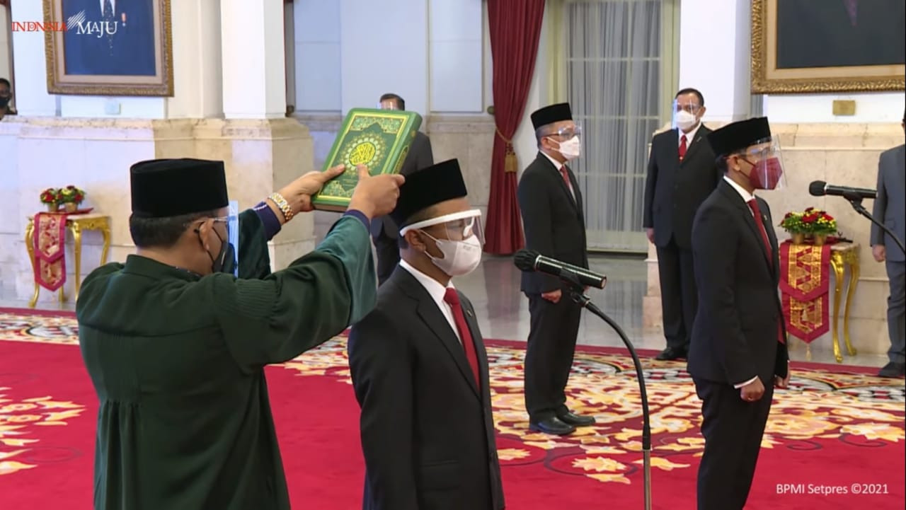 Sah! Jokowi Lantik Dua Menteri Baru, Kepala BRIN, dan Dewas KPK (FOTO:MNC Media)