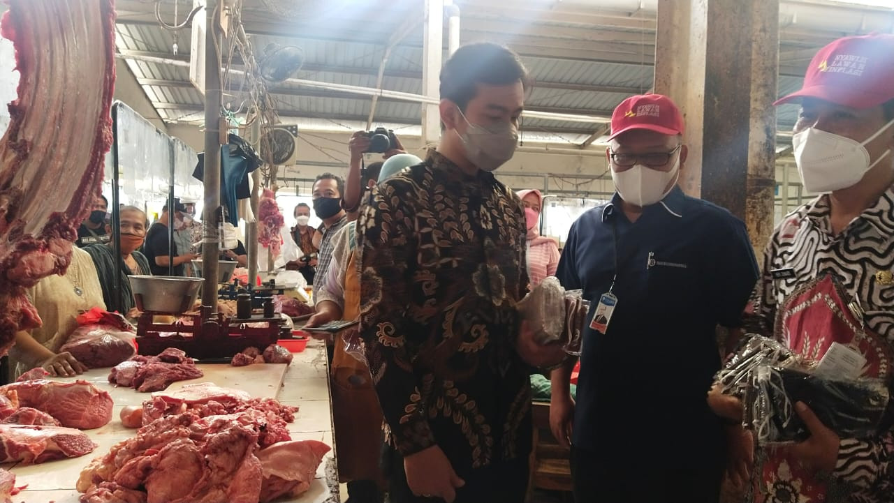 Gibran Blusukan ke Pasar, Ini Temuannya Saat Sidak (FOTO: MNC Media)